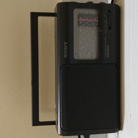 Vintage Sony 4 Band Receiver ICF-890 - Picture 8 of 8